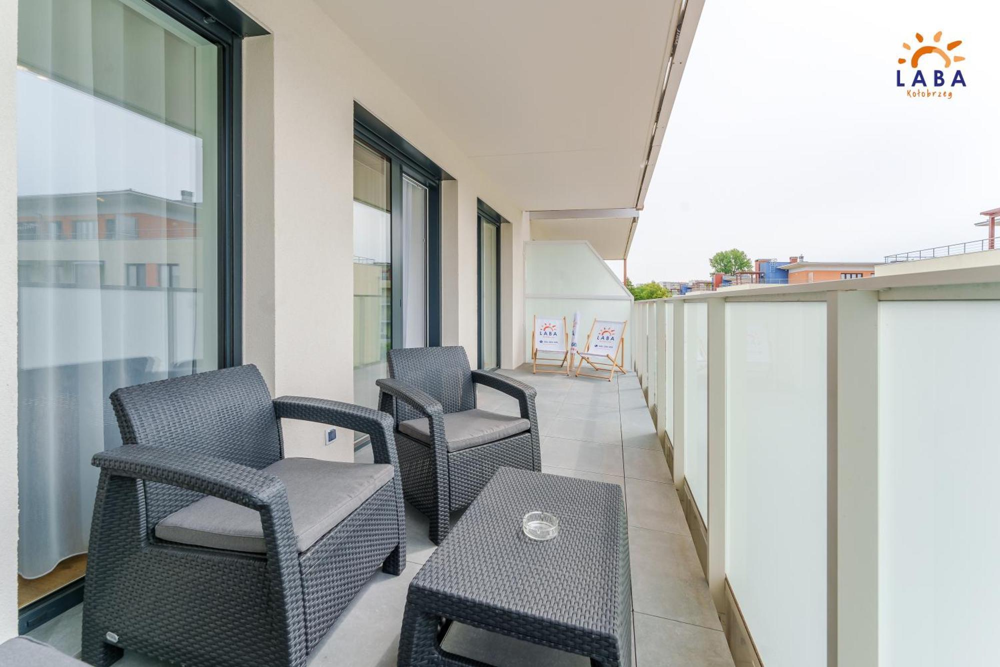 Laba Kolobrzeg Apartamenty Kollataja Z Parkingiem Exterior photo