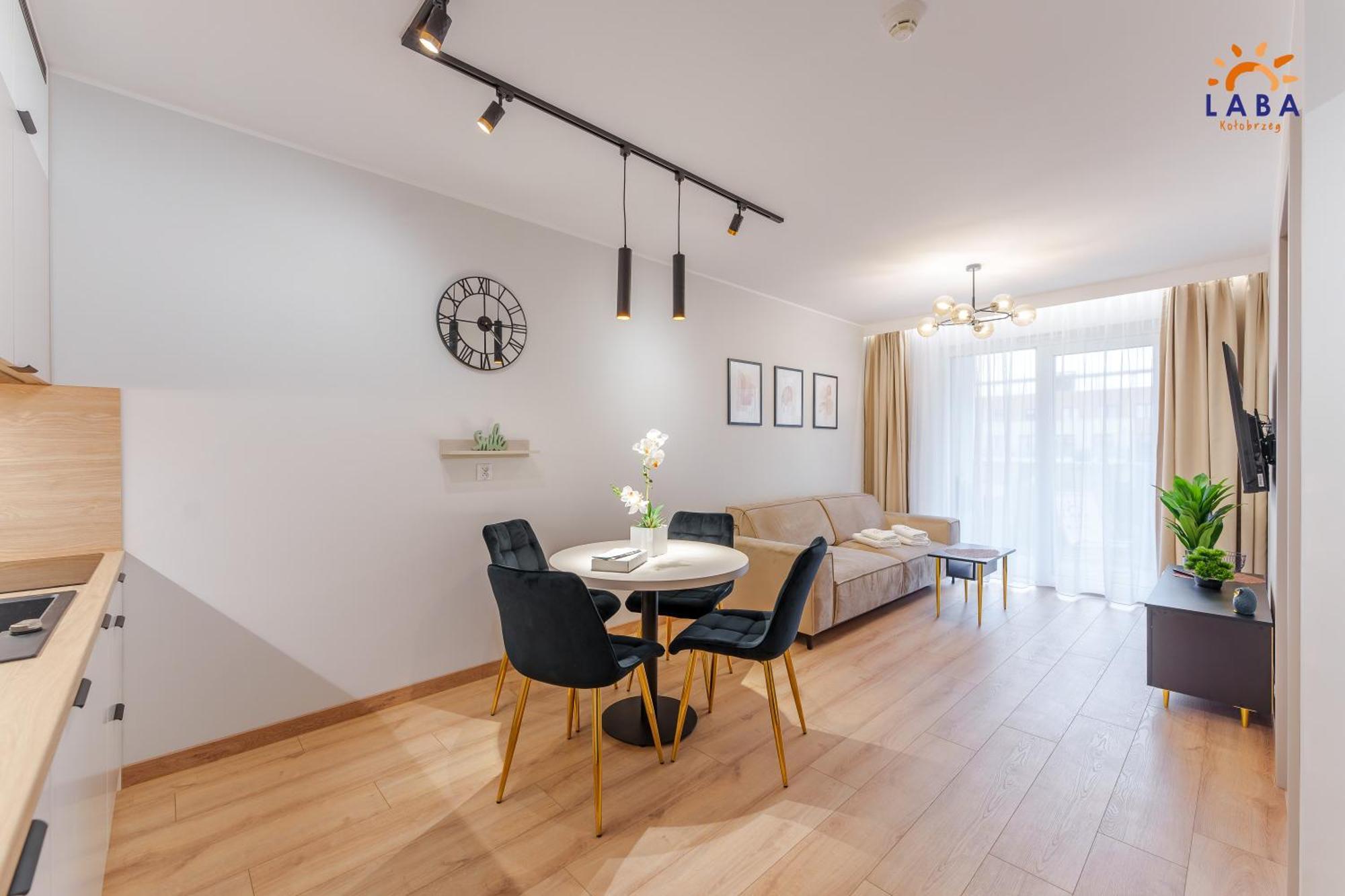 Laba Kolobrzeg Apartamenty Kollataja Z Parkingiem Exterior photo