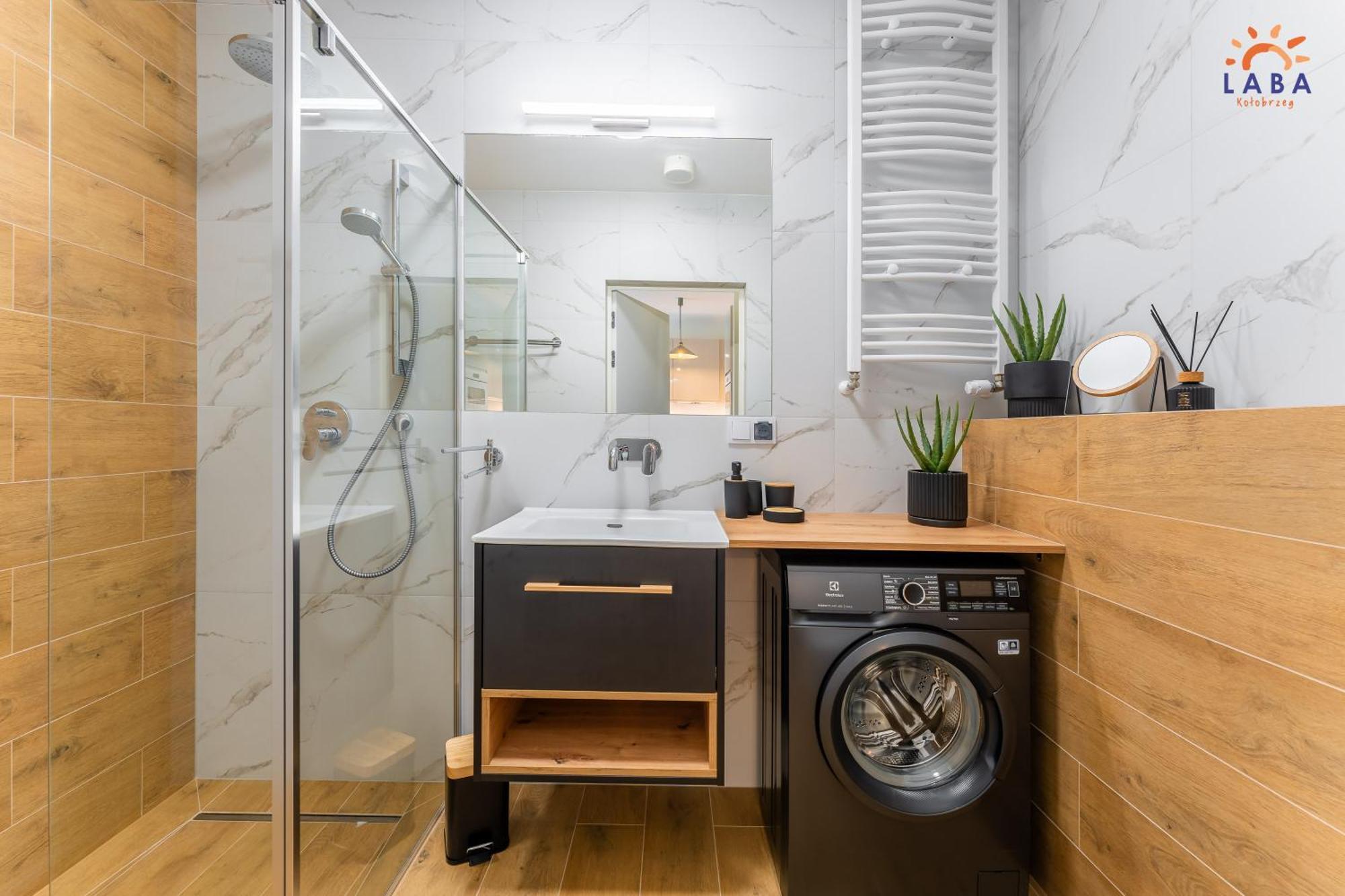 Laba Kolobrzeg Apartamenty Kollataja Z Parkingiem Exterior photo